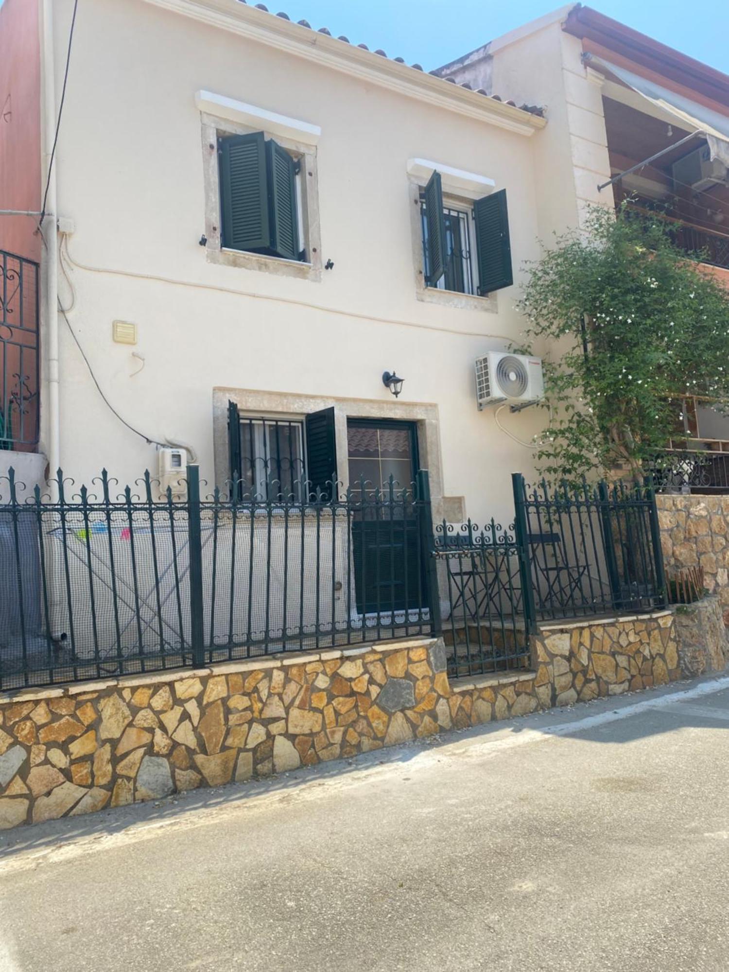 Little Village House Valanio Екстериор снимка