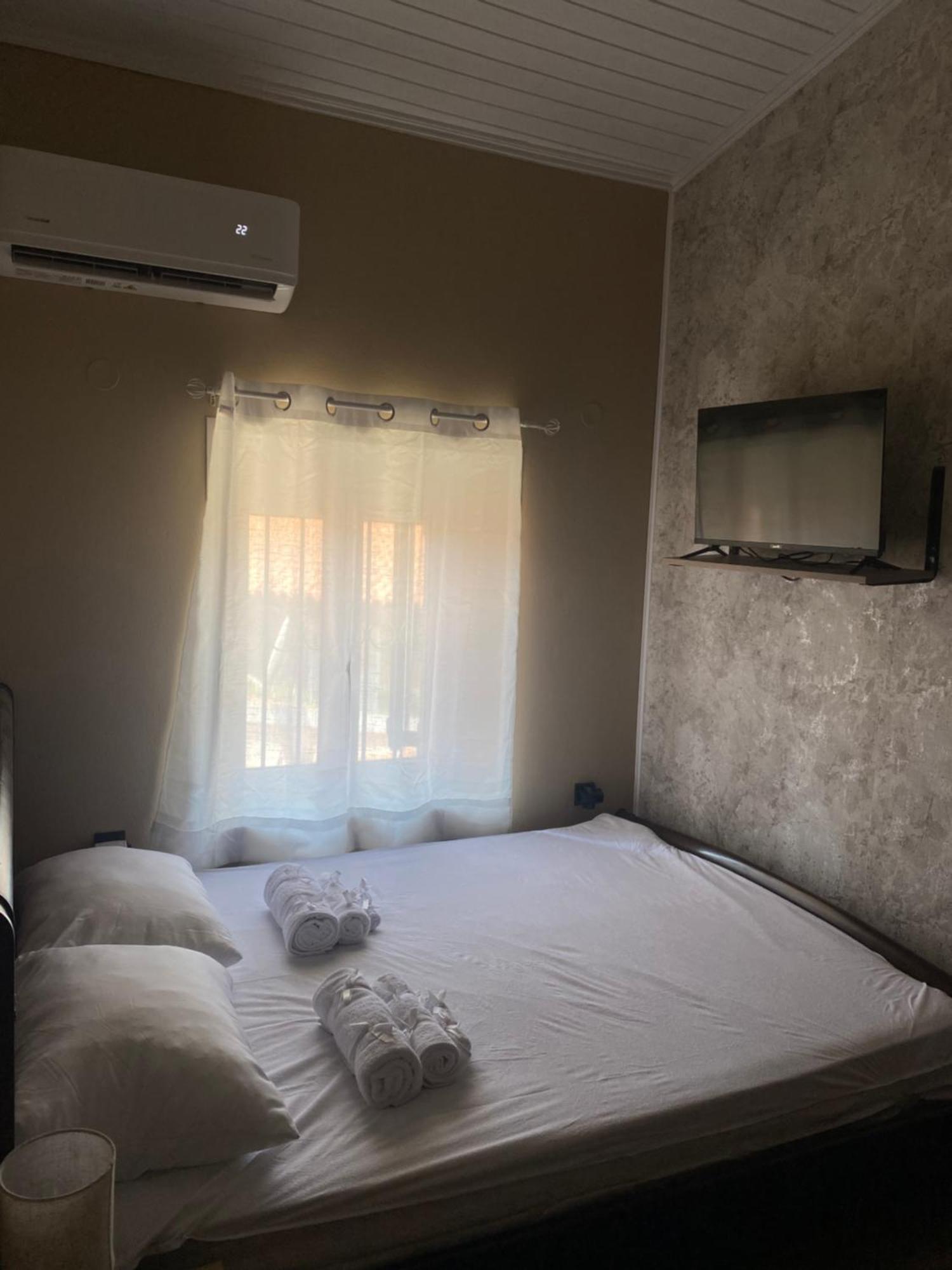 Little Village House Valanio Екстериор снимка